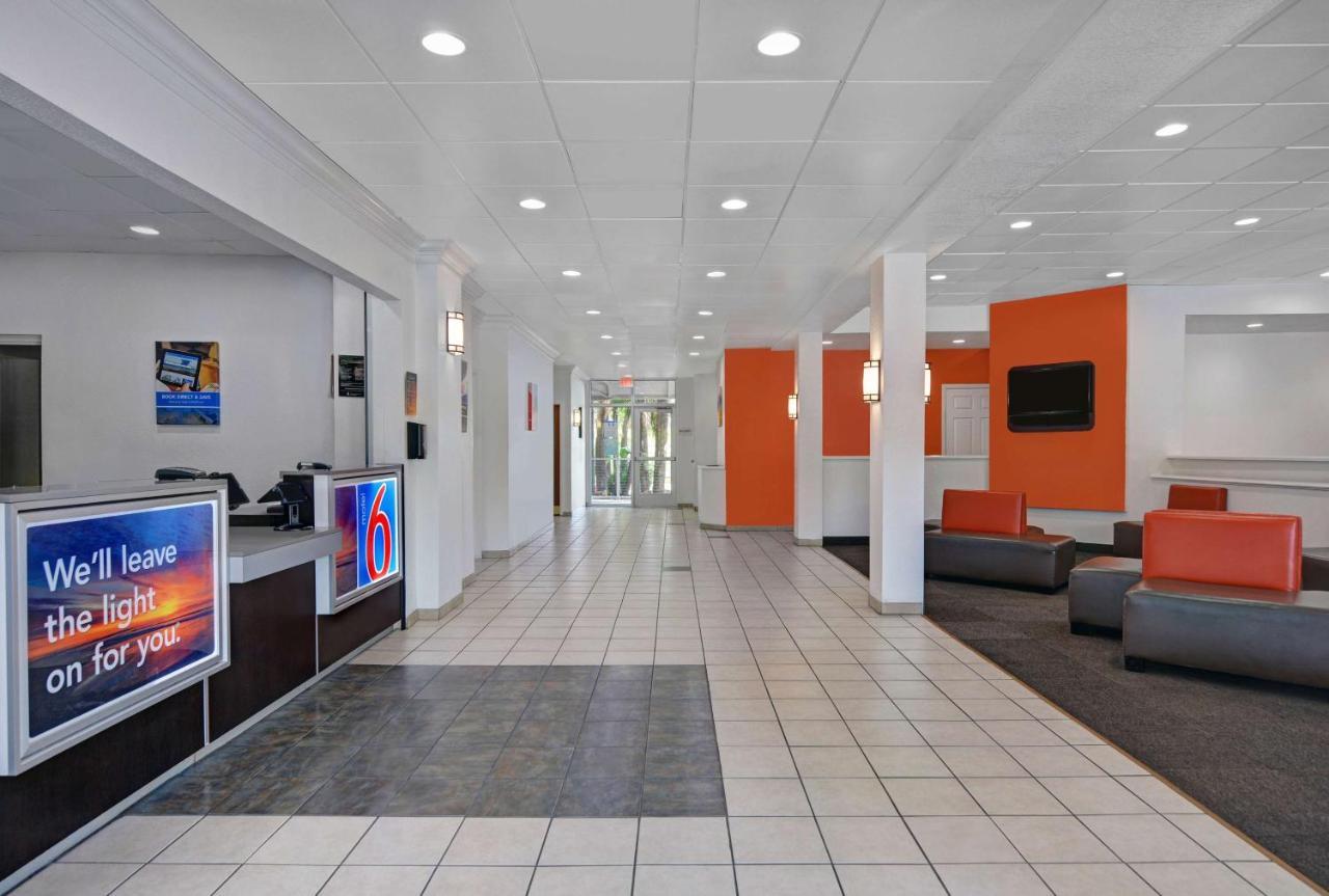6-cutler Bay, Fl Hotel